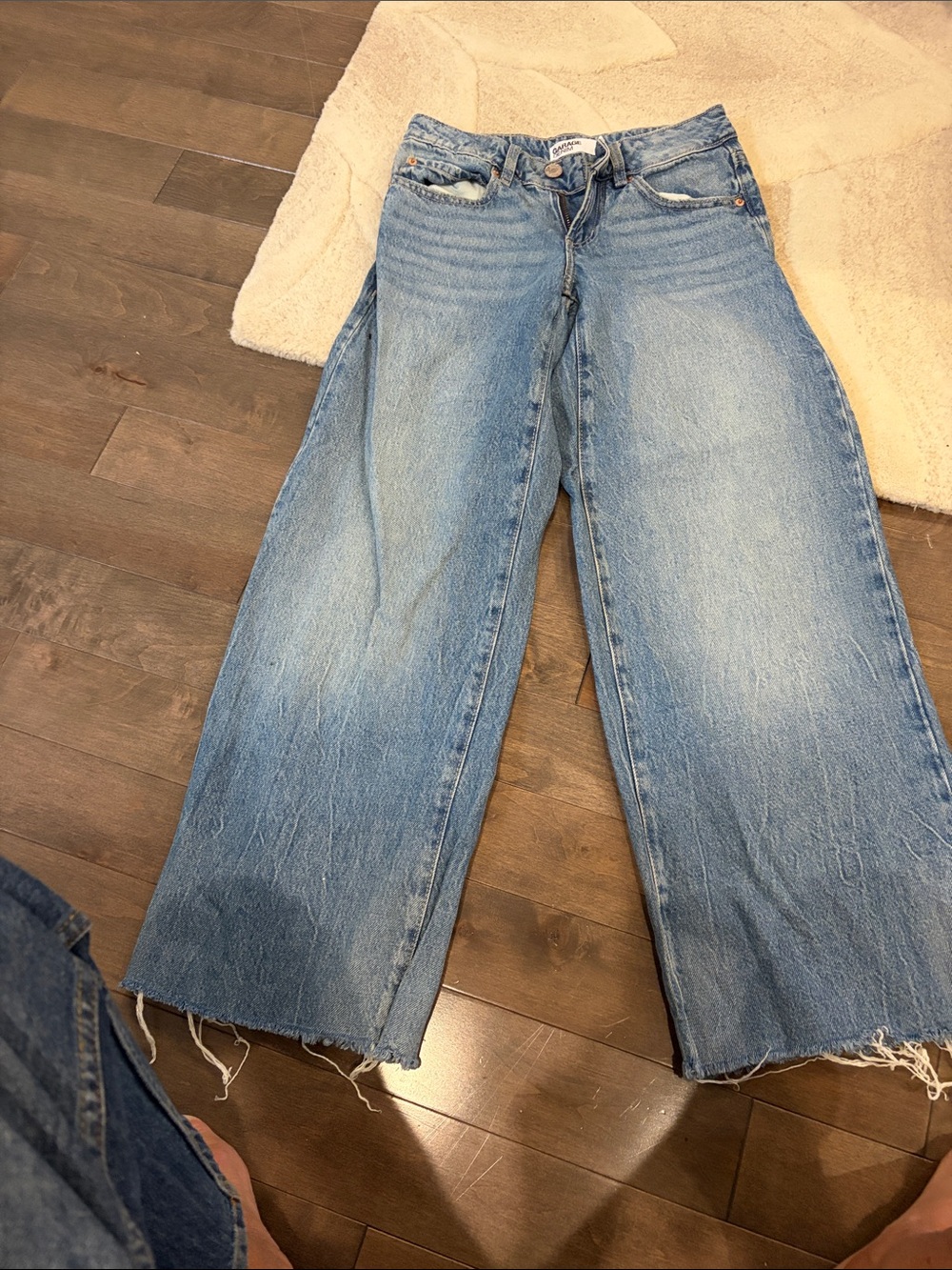 Garage Light Blue Wide-Leg Jeans with Frayed Hem